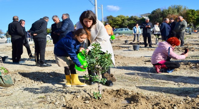 Çeşme de Fidanlar Kadınlar için toprakla buluştuu