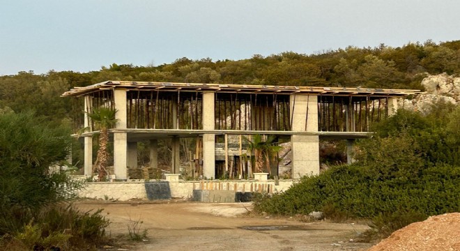 Çeşme de kaçak ama dokunulmaz inşaat!