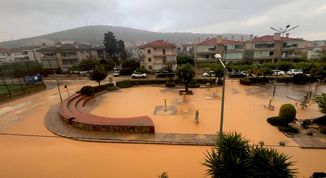 Çeşme sular altında!