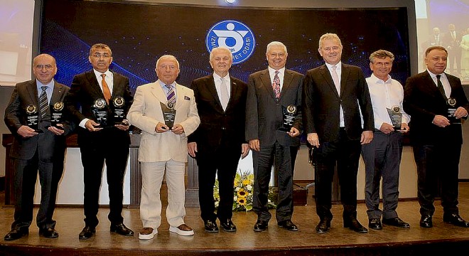 İZTO'dan Vergi rekortmeni Akbaykal'a Ödül
